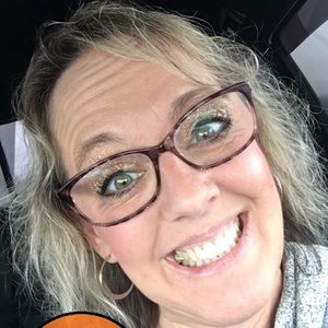 Meet your Posher, Angela